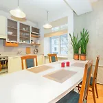 Large Downtown Apartamento *